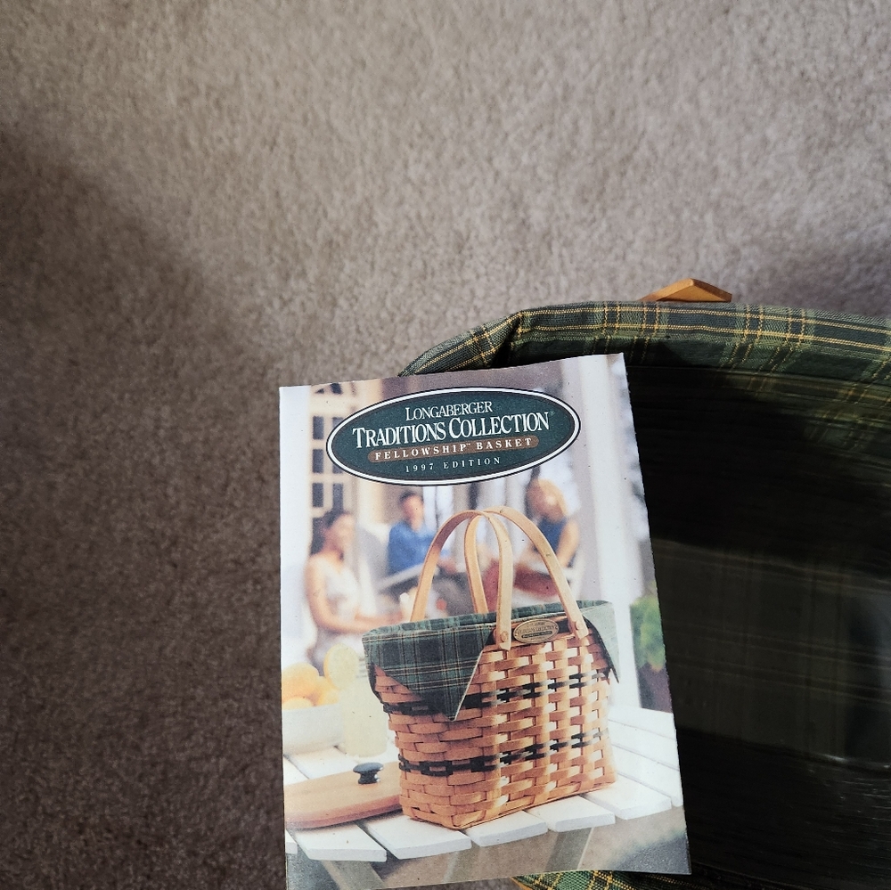 Longaberger Traditions Fellowship Basket with Green Plaid Lining And Protector - Picture 8 of 8